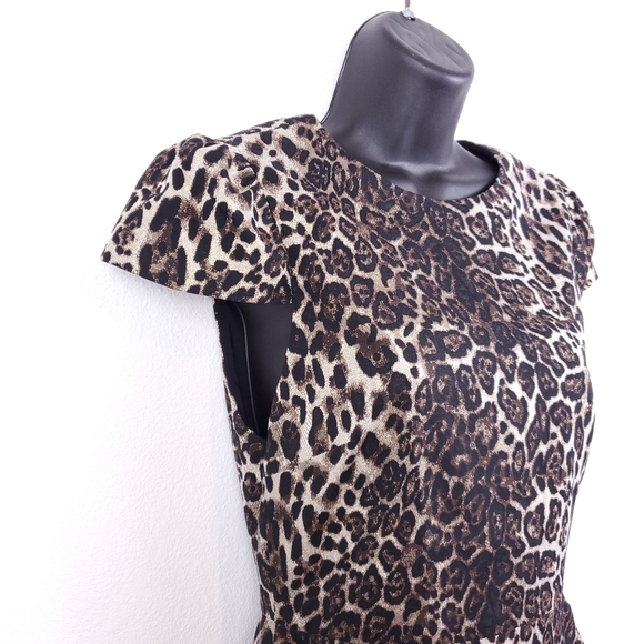 Alice + Olivia Kirby Ruffle Short Sleeve Dress in Leopard Print - Picture 8 of 10